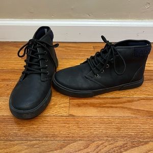 Nautica big boys black leather ankle dress sneakers Size 4